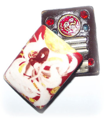 9 Tails Fox Demoness Enchantress Locket (Pim Lek) - Sacred Powders, 3 Takrut, 6 Gems, 1 Jing Jork 9 Hang coin inserted 'Bantian Mian Jia' 2555 BE 2nd Edition - Luang Phu In Wat - Nong Meg 9 Tails Fox Demoness Enchantress Locket (Pim Lek) - Sacred Powders, 3 Takrut, 6 Gems, 1 Jing Jork 9 Hang coin inserted 'Bantian Mian Jia' 2555 BE 2nd Edition - Luang Phu In Wat - Nong Meg