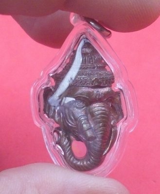 Pra Pikanes (Ganesh) Loi Ongk - Nuea Chanuan Pised - 5 Silver Takrut Dtreung Dtrai Pob and Ploi Ta Suea (Tiger eye stones)- Luang Phu Nong Radtanachodto - Wat Wang Sri Nuan Pra Pikanes (Ganesh) Loi Ongk - Nuea Chanuan Pised - 5 Silver Takrut Dtreung Dtrai Pob and Ploi Ta Suea (Tiger eye stones)- Luang Phu Nong Radtanachodto - Wat Wang Sri Nuan
