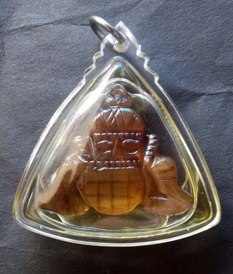 Pra Rahu Om Jantr (Asura Eclipse God Eating Moon) Nuea Gala Ta Diaw Chae Nam Man (Hand Carved 1 Eyed Coconut shell Soaked in Metta Oil) 'Wai Kroo 2555 BE' Edition - Luang Por Chor - Wat Hnong Saeng Pra Rahu Om Jantr (Asura Eclipse God Eating Moon) Nuea Gala Ta Diaw Chae Nam Man (Hand Carved 1 Eyed Coconut shell Soaked in Metta Oil) 'Wai Kroo 2555 BE' Edition - Luang Por Chor - Wat Hnong Saeng