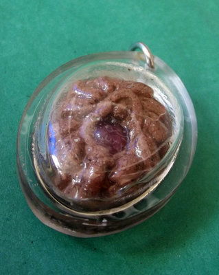 Yoni (Female Vulva) - Nuea Pong Bpatamang Lokee + Chin Aathan (Prai Powders + 1 Prai Bone Relic + 1 Yantra Foil + Prai Oil) 'Ruay Sap Ruay Sanaeh' Edition 2554 BE - Pra Ajarn Oe Yoni (Female Vulva) - Nuea Pong Bpatamang Lokee + Chin Aathan (Prai Powders + 1 Prai Bone Relic + 1 Yantra Foil + Prai Oil) 'Ruay Sap Ruay Sanaeh' Edition 2554 BE - Pra Ajarn Oe