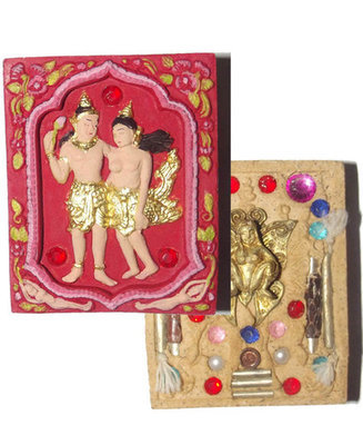 Taewada Hlong Hong (Paetch Payatorn Kinaree) Ongk Kroo Paint See (red hand painted) 20 gems 2 pearls, look namo, 7 Takrut + Butterfly Deva - Nia Kajia Edition 2554 BE - Luang Phu In Wat Nong Meg Taewada Hlong Hong (Paetch Payatorn Kinaree) Ongk Kroo Paint See (red hand painted) 20 gems 2 pearls, look namo, 7 Takrut + Butterfly Deva - Nia Kajia Edition 2554 BE - Luang Phu In Wat Nong Meg