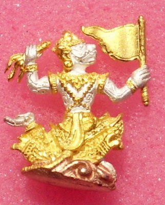 Hanuman Chern Tong (Hanuman with Battle Flag) 'Run Maha Choke Maha Sethee' edition - (medium size) - Nuea Sam Gasat (three colors enamel) - Luang Phu Ap - Wat Tong Sai (Nakorn Pathom) Hanuman Chern Tong (Hanuman with Battle Flag) 'Run Maha Choke Maha Sethee' edition - (medium size) - Nuea Sam Gasat (three colors enamel) - Luang Phu Ap - Wat Tong Sai (Nakorn Pathom)