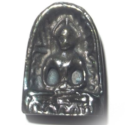 Pra Sum Gor (Benjapakee amulet) - Nuea Lek Lai Nam Neung See Peek Malaeng Tap (Buddha in Meditation made from pure Lek Lai) - Luang Por Hone (Huan) - Wat Putai Sawan 2548 BE Pra Sum Gor (Benjapakee amulet) - Nuea Lek Lai Nam Neung See Peek Malaeng Tap (Buddha in Meditation made from pure Lek Lai) - Luang Por Hone (Huan) - Wat Putai Sawan 2548 BE
