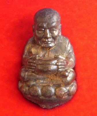 Roop Lor Boran Luang Por Tuad Bao Tup Pim Badtr Dto (large almsbowl hammered base) - Nuea Nava Loha (Gammagarn) - Ajarn Daeng Opaso - Wat Rai (Pattani) code 692 Roop Lor Boran Luang Por Tuad Bao Tup Pim Badtr Dto (large almsbowl hammered base) - Nuea Nava Loha (Gammagarn) - Ajarn Daeng Opaso - Wat Rai (Pattani) code 692