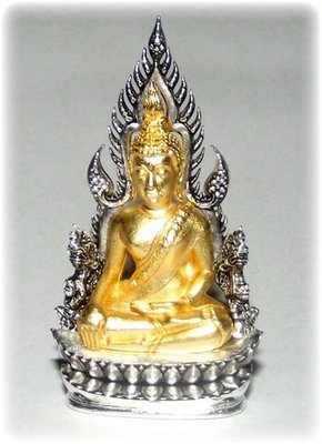 Pra Putta Chinarat (Loi Ongk Statuette) 'Jom Rachan' (Warrior King) edition 2555 BE - Nuea Loha Chup Tong Sum Chup Ngern (Gold Buddha & Silver Arch) - Wat Pra Sri Radtana Maha Tat Pra Putta Chinarat (Loi Ongk Statuette) 'Jom Rachan' (Warrior King) edition 2555 BE - Nuea Loha Chup Tong Sum Chup Ngern (Gold Buddha & Silver Arch) - Wat Pra Sri Radtana Maha Tat