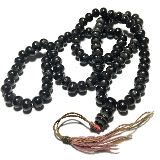 Prakam Saksit Nuea Pong Wan Phasom Bailan Jum Rak 2524 BE Early Era Sacred Rosary Herbal Powders + Lacquer- Luang Por Uttama Prakam Saksit Nuea Pong Wan Phasom Bailan Jum Rak 2524 BE Early Era Sacred Rosary Herbal Powders + Lacquer- Luang Por Uttama