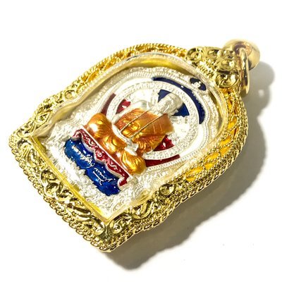 Rian Ba Chalu Nuea Ngern Long Ya Rachawadee Trairongs Solid Silver with Tricolor enamels Jaroen Baramee 89 2554 BE - Luang Phu Kambu Only 399 made Rian Ba Chalu Nuea Ngern Long Ya Rachawadee Trairongs Solid Silver with Tricolor enamels Jaroen Baramee 89 2554 BE - Luang Phu Kambu Only 399 made