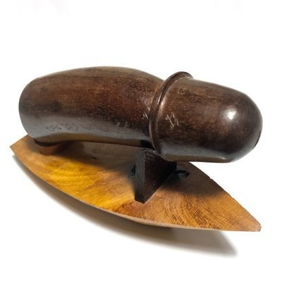 Sampao Palad Khik Por Khun Tale 4.5 Inch Lingam on Merchant Boat - Made from Uposadha Pillars of Wat Gaew Jaroen - Luang Por Maha Surasak Sampao Palad Khik Por Khun Tale 4.5 Inch Lingam on Merchant Boat - Made from Uposadha Pillars of Wat Gaew Jaroen - Luang Por Maha Surasak
