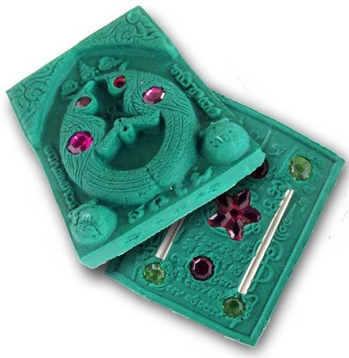 Pong Nok Sariga Koo Fang Takrut Ngern Koo - Nuea Khiaw - Salika Birds with double silver Takrut + 11 Gems - 'Kumarn Tong Gao Gote' Final Edition 2556 BE - Luang Por Goy - Wat Khao Din Dtai Pong Nok Sariga Koo Fang Takrut Ngern Koo - Nuea Khiaw - Salika Birds with double silver Takrut + 11 Gems - 'Kumarn Tong Gao Gote' Final Edition 2556 BE - Luang Por Goy - Wat Khao Din Dtai