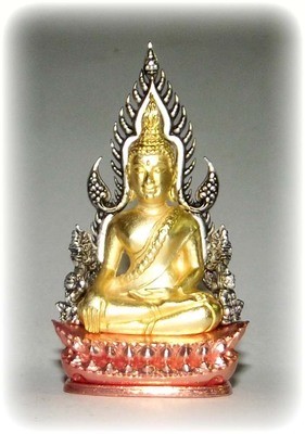 Pra Putta Chinarat (Loi Ongk Statuette) 'Jom Rachan' (Warrior King) edition 2555 BE - Nuea Sam Kasat (Tricolor Gold, Pink Gold and Silver Plating) - Wat Pra Sri Radtana Maha Tat Pra Putta Chinarat (Loi Ongk Statuette) 'Jom Rachan' (Warrior King) edition 2555 BE - Nuea Sam Kasat (Tricolor Gold, Pink Gold and Silver Plating) - Wat Pra Sri Radtana Maha Tat