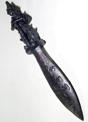Pra Khan Maha Bpraab Taep Sastra Taw Waes Suwan (4.5 Inches 2 Faced Asura Deva Ritual Knife) - Nuea Chanuan Nam Rerk (Hand Inscription) - Serp Dtamnan Luang Phu Noi Edition 2555 BE - Luang Por Jerd Pra Khan Maha Bpraab Taep Sastra Taw Waes Suwan (4.5 Inches 2 Faced Asura Deva Ritual Knife) - Nuea Chanuan Nam Rerk (Hand Inscription) - Serp Dtamnan Luang Phu Noi Edition 2555 BE - Luang Por Jerd