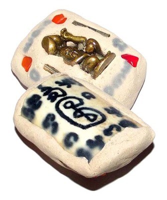 Chin Aathan Nang Prai Kote Hian Prai Grasip (Large 5.5 x 4 Cm) - Perfumed Ghost Bone - Prai Powders, Spell Inscription, Palad Kwak + Gems, 2 Takrut - Ultra Rare - Ajarn Apichai Decha Chin Aathan Nang Prai Kote Hian Prai Grasip (Large 5.5 x 4 Cm) - Perfumed Ghost Bone - Prai Powders, Spell Inscription, Palad Kwak + Gems, 2 Takrut - Ultra Rare - Ajarn Apichai Decha