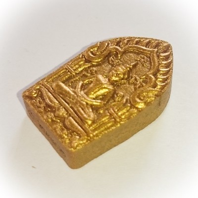 Pra Khun Phaen Pong Prai Kumarn (Pim Lek) Prai Tong Edition 2556 BE Nuea Wan Sabu Luead (Pink Powders) Gemstone Fragments + Takrut Tong Daeng - Luang Por Sakorn Pra Khun Phaen Pong Prai Kumarn (Pim Lek) Prai Tong Edition 2556 BE Nuea Wan Sabu Luead (Pink Powders) Gemstone Fragments + Takrut Tong Daeng - Luang Por Sakorn