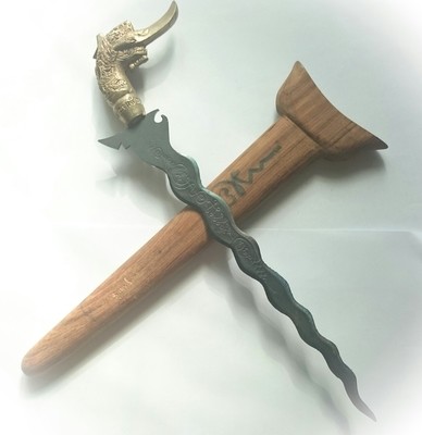 1st edition Sun Ritual Spirit Dagger 9 Inch blade with Hongsa Head hilt and Spell Inscriptions - Blessed by LP Prohm and the Khao Or Masters 1st edition Sun Ritual Spirit Dagger 9 Inch blade with Hongsa Head hilt and Spell Inscriptions - Blessed by LP Prohm and the Khao Or Masters