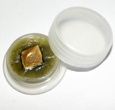 See Pheung Khiaw Lok Krok + Rok Maew + Nam Man Maew - Cats Umbilical Cord Prai Oil Potion - Ruay Sap Ruay Sanaeh Edition 2554 BE - Pra Ajarn Oe Putto Raksa See Pheung Khiaw Lok Krok + Rok Maew + Nam Man Maew - Cats Umbilical Cord Prai Oil Potion - Ruay Sap Ruay Sanaeh Edition 2554 BE - Pra Ajarn Oe Putto Raksa