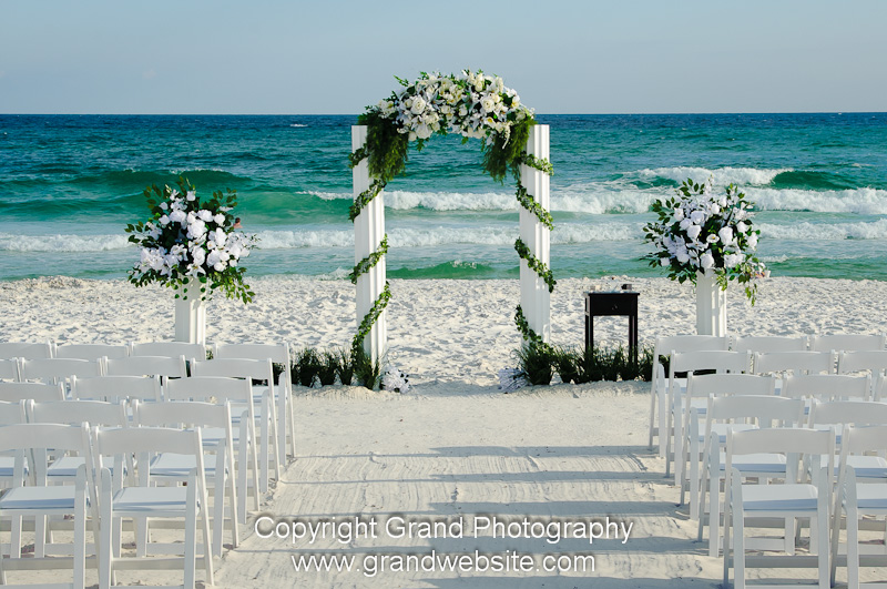 Pillars Of Love - Beach wedding Package