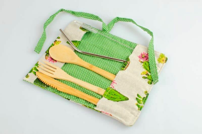 Estojo de Talheres de Bambu e Palhinha