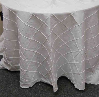 4-inch Pintuck Taffeta Tablecloth (132 4-inch Pintuck Taffeta Tablecloth (132