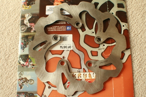 SFV 650 Gladius Galfer Rear Wave Rotor 00121