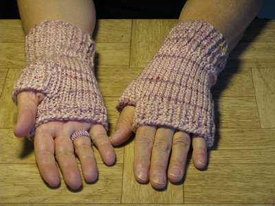 Knit Pink Finger-less Hand Warmers - Size medium Knit Pink Finger-less Hand Warmers - Size medium