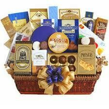 MOLIAE Treasure Chest Gift Basket - I am a King MOLIAE Treasure Chest Gift Basket - I am a King