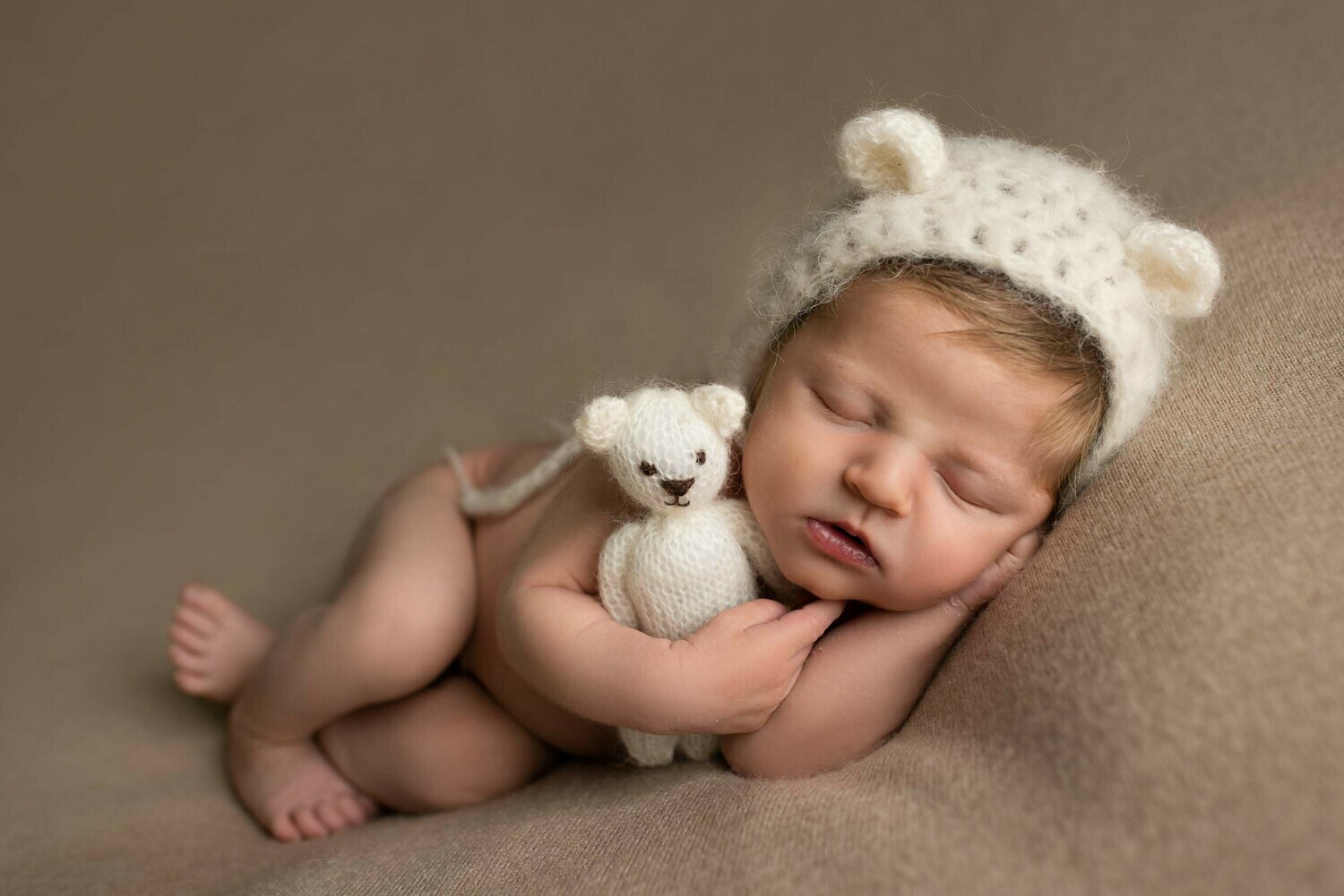 Newborn Photoshoot - Studio Newborn Photoshoot - Studio
