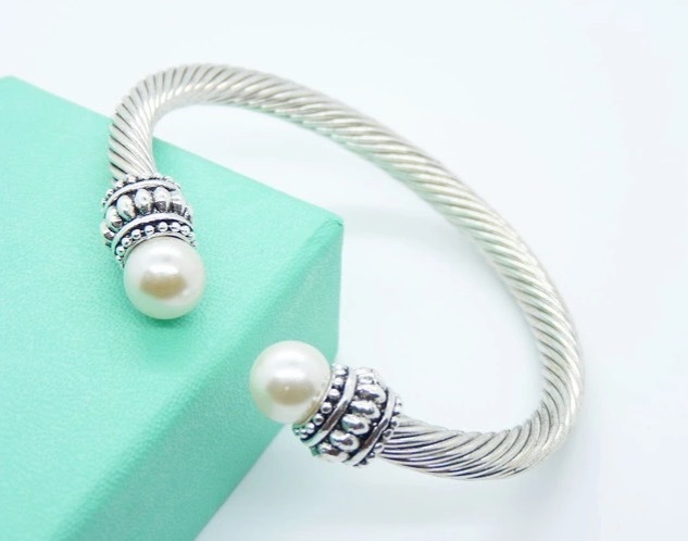 Edgertown Yurman Style Bangle HL-98006