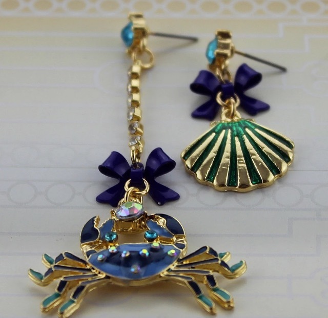 Acton Blue Stone Crab Asymmetrical Earrings EZ-3006