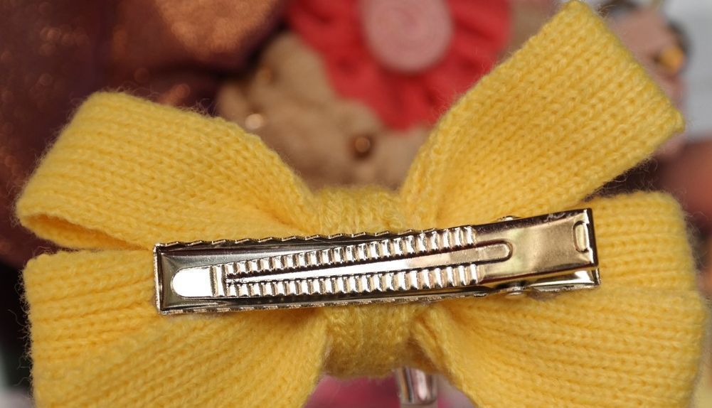 Knitted bowknot hair clip