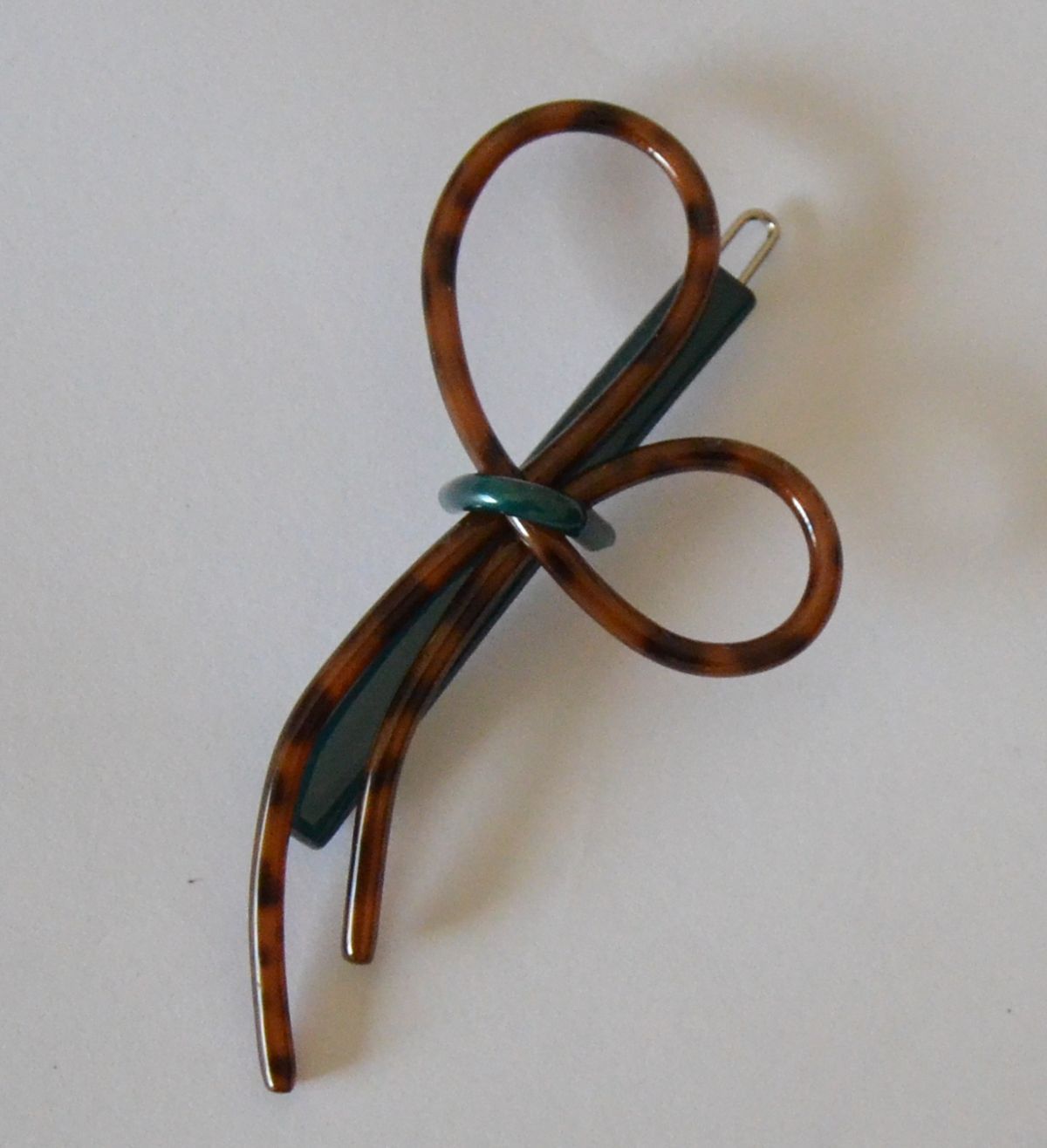 Sweet acrylic butterfly hair clip