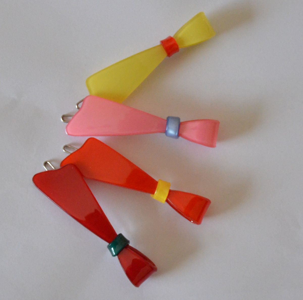 Sweet acrylic bow tie hair clip