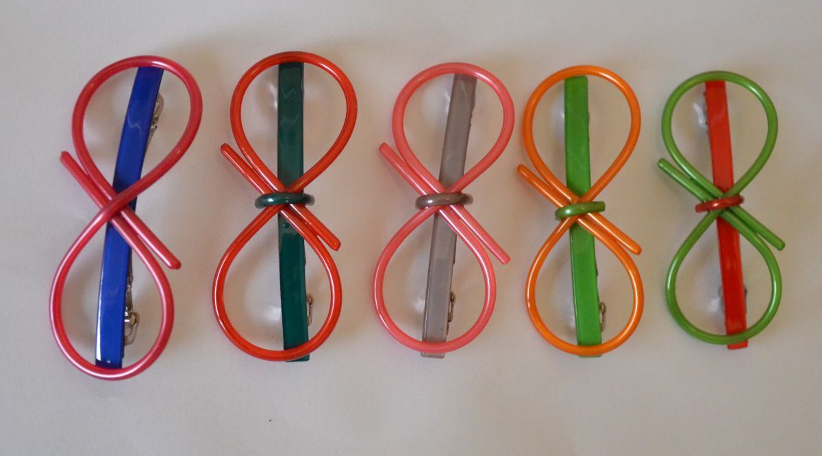 Round bow-tie acrylic hair clip