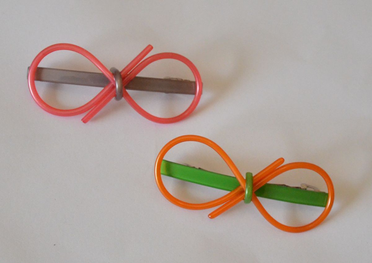 Round bow-tie acrylic hair clip