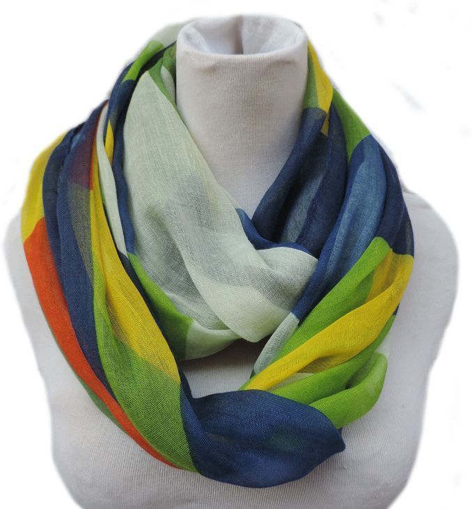 Large Aztec infinity scarf 01181