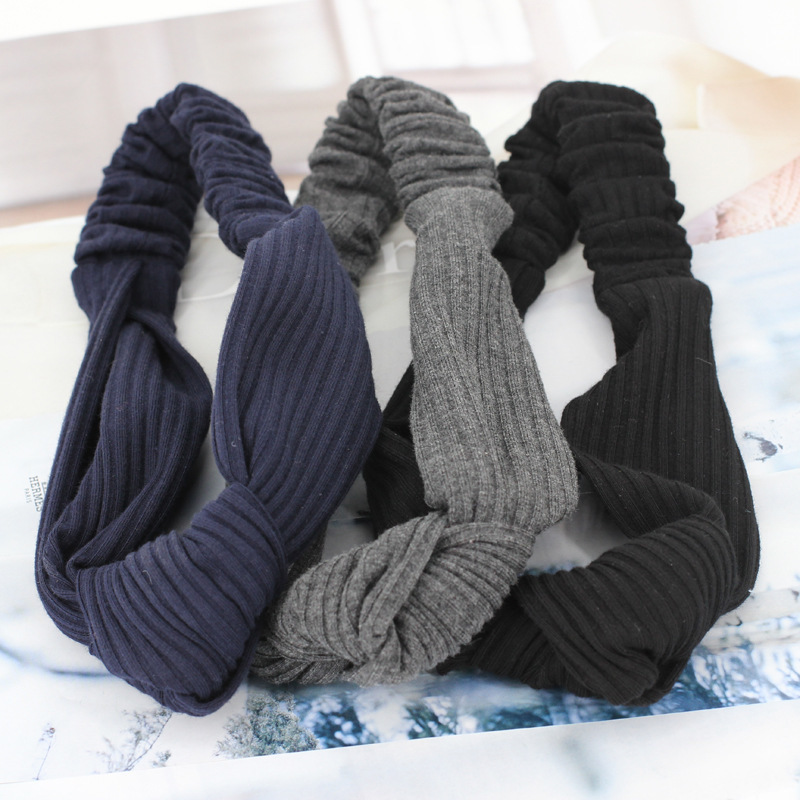 Knot stretch headband