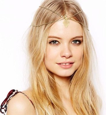 Dangling-diamond petal golden head chain Dangling-diamond petal golden head chain