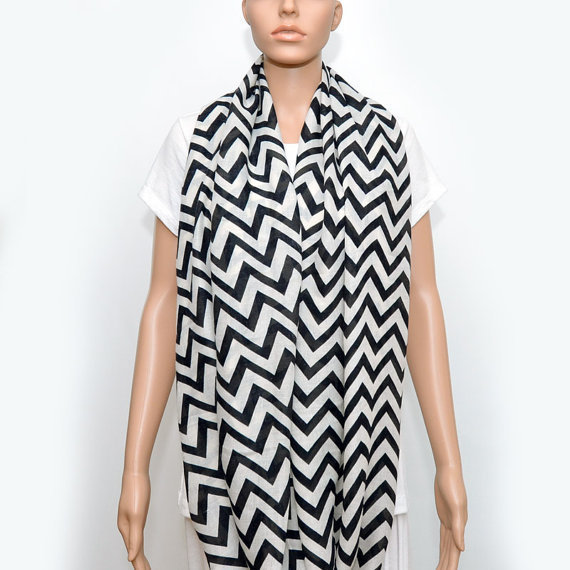 Beautiful waves infinity scarf