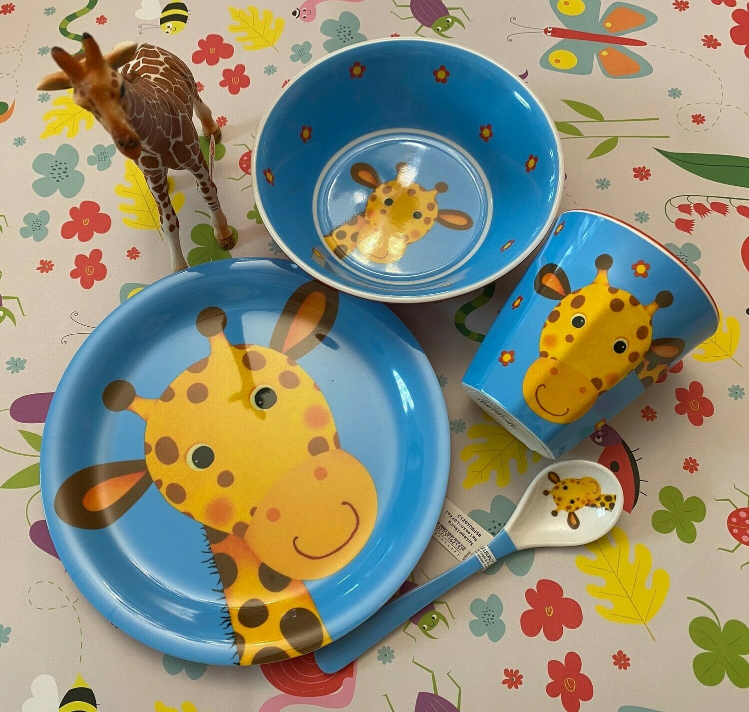 Geschirrset Giraffe mit Schleichgiraffe Geschirrset Giraffe mit Schleichgiraffe