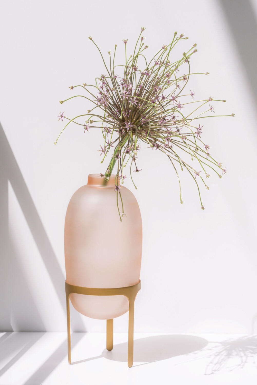Vase sur pied rose Vase sur pied rose