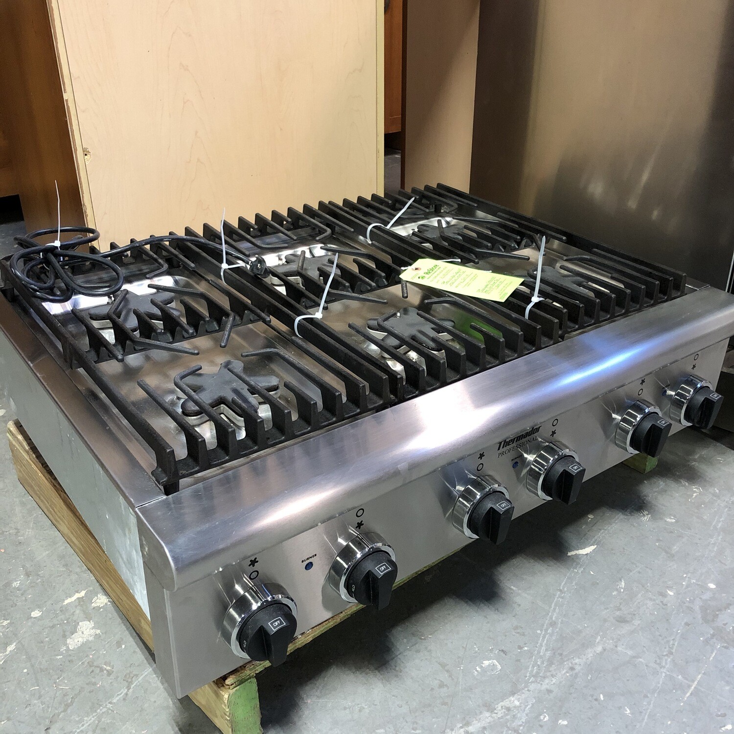 Stainless Steel Thermador Pro 6Burner Gas Stove Top