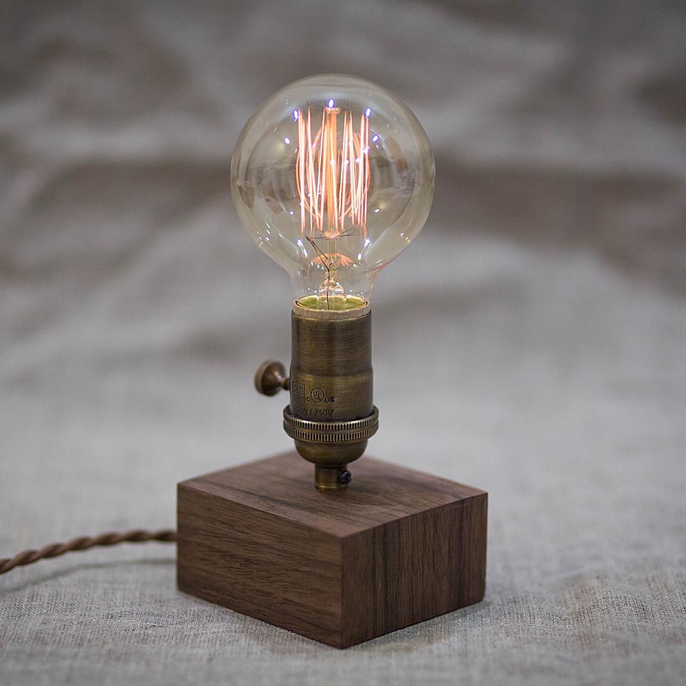 Настольный винтажный светильник из древесины ореха Edison Walnut Mini 3. Лампа Эдисона 40W с высоким винтажным цоколем и регулятором TW-WalnutEdisonMini3