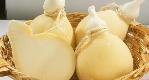 Caciocavallo podolico stagionato massimo 60 giorni - 1 kg Caciocavallo .N° 2 pezzi da 500 gr circa sottovuoto