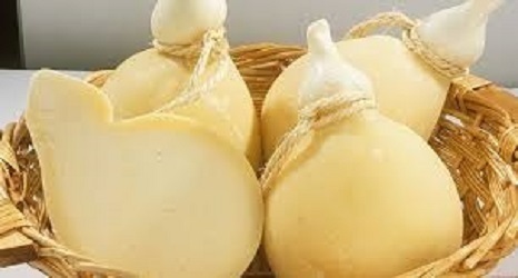 Caciocavallo stagionato 120 giorni - 1 kg Caciocavallo stagionato 120. N° 2 pezzi da 500 grammi sottovuoto