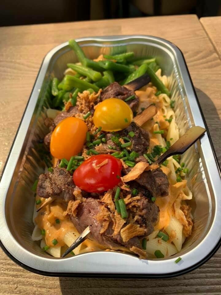 Nieuw!!!
Runderhaas spiesjes met stroganoff saus en pasta Nieuw!!!
Runderhaas spiesjes met stroganoff saus en pasta