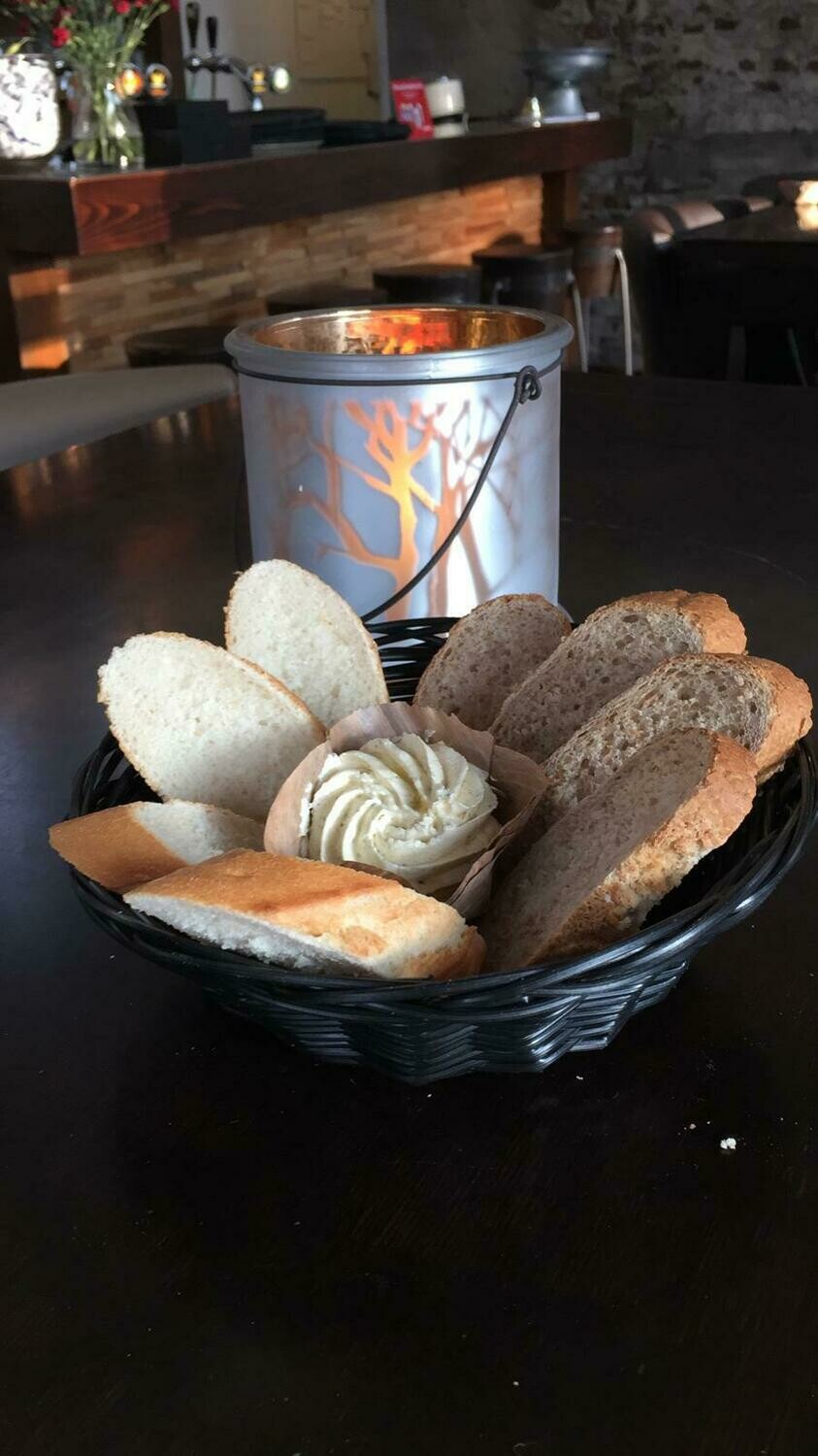 Stokbrood met kruidenboter Stokbrood met kruidenboter