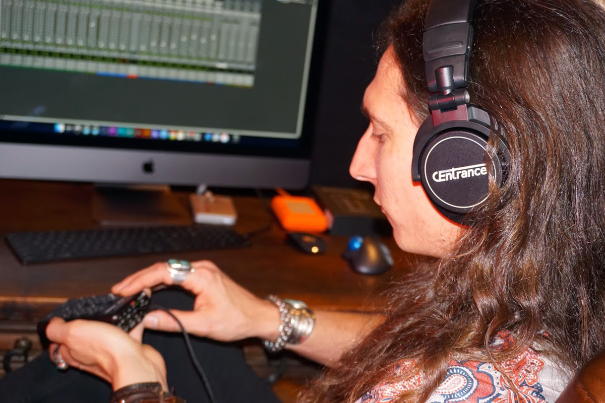 Cerene dB: Transparent Reference Headphones for Professionals and Audiophiles