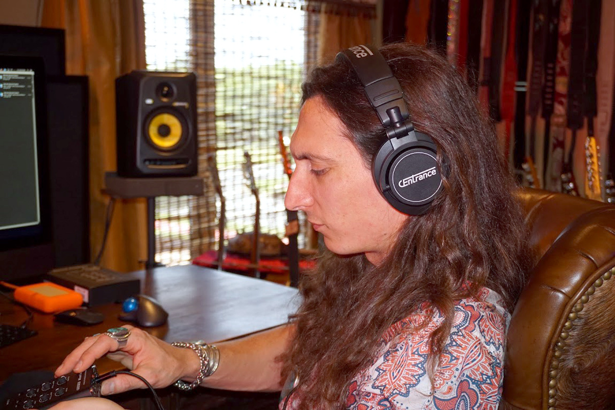 Cerene dB: Transparent Reference Headphones for Professionals and Audiophiles