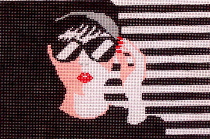 Audrey (handpainted by Voila)) 19*EAG-412