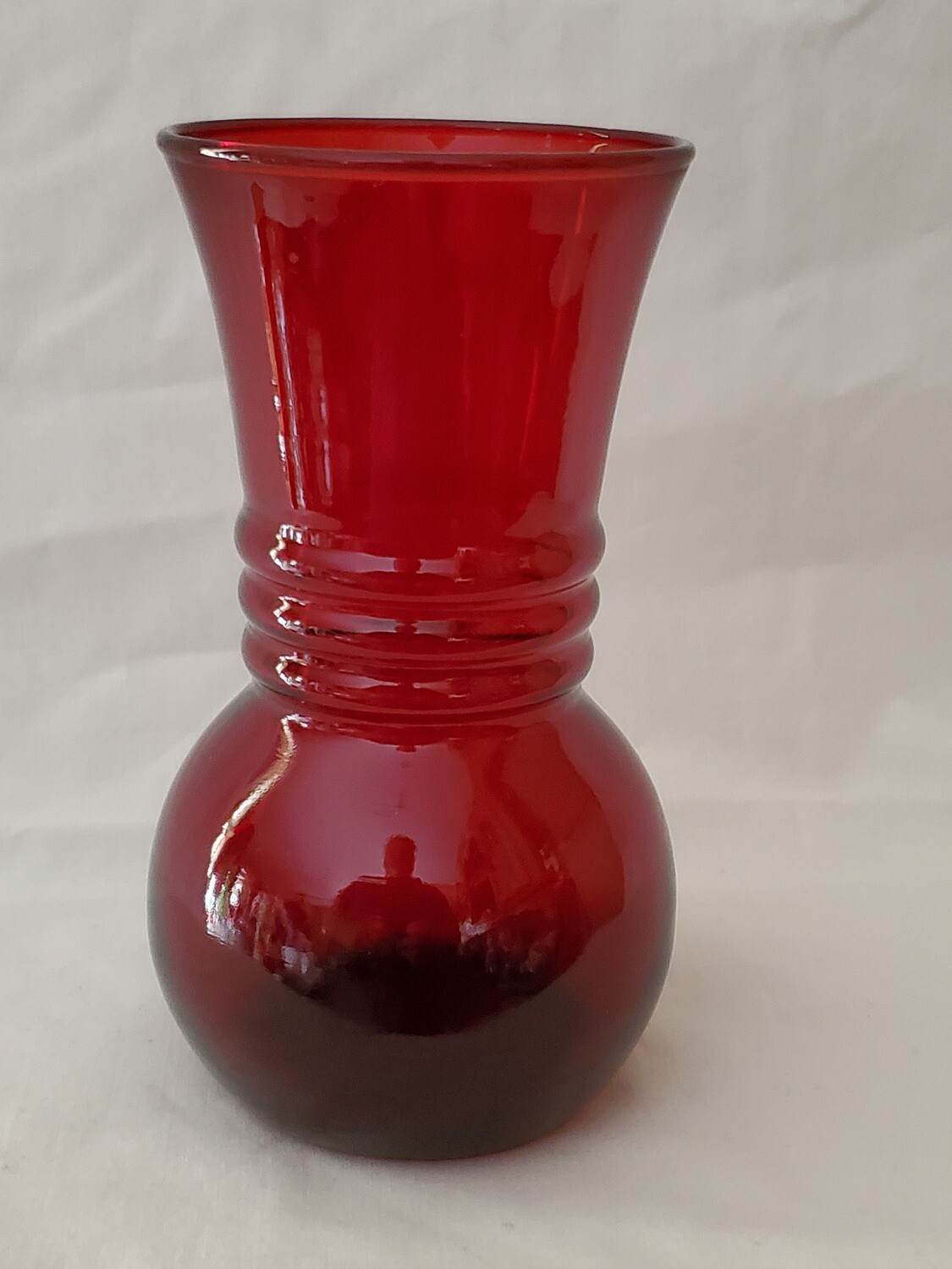 Anchor Hocking, Flower Vase, Royal Ruby Red 6 3/8