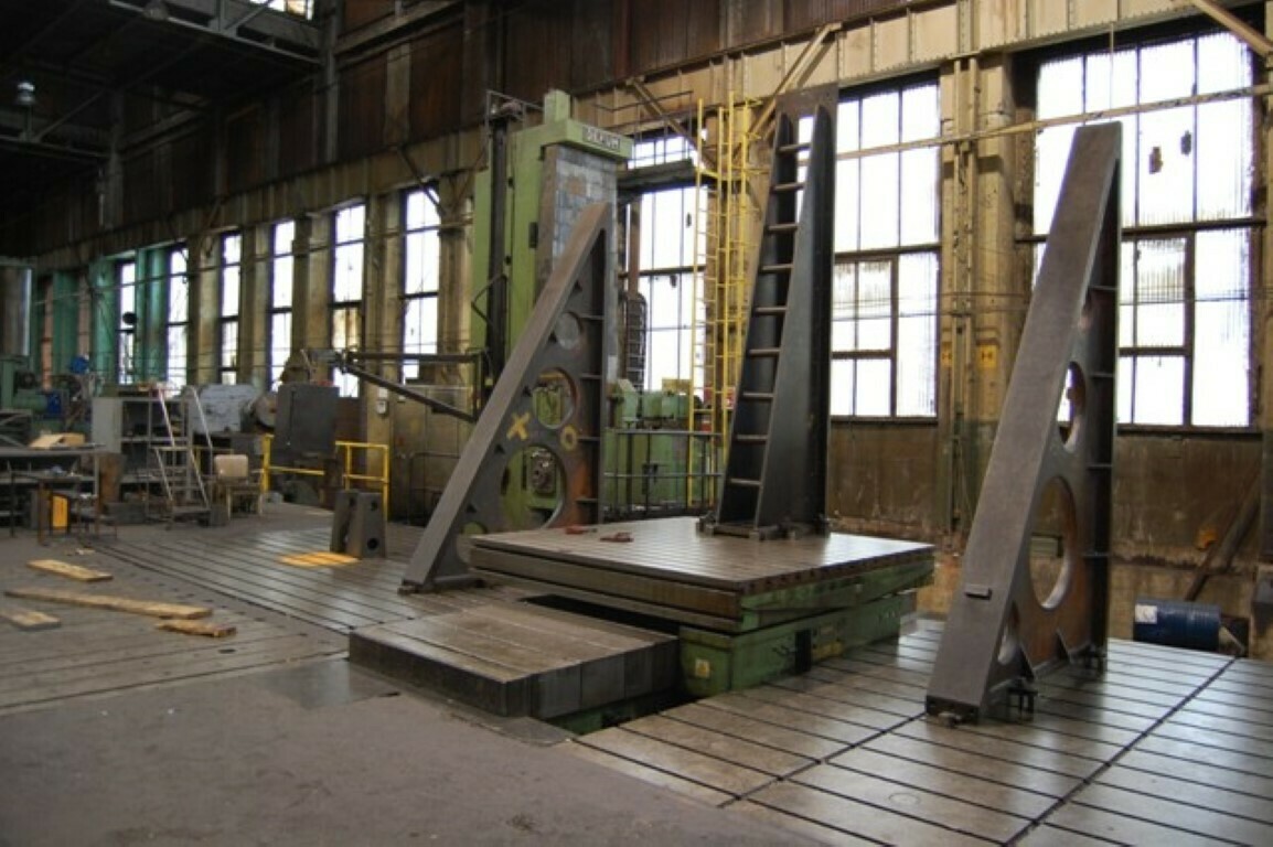 1 - USED 25 TON 98.43'' DEFUM CNC SLIDING ROTARY TABLE WITH INFEED